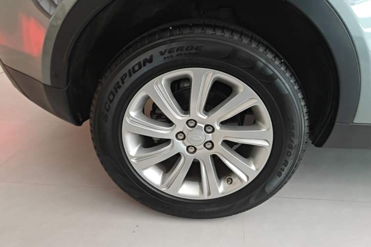 Used Land Rover Discovery Sport 2018 240 PS SE Version Exterior 5