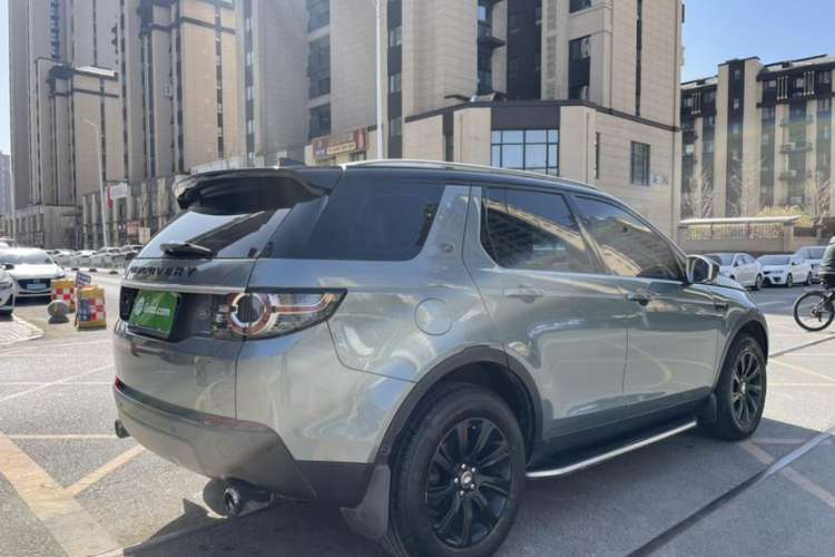 Used Land Rover Discovery Sport 2018 240 PS SE Version Exterior 6