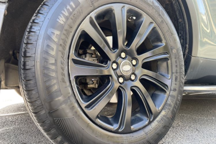 Used Land Rover Discovery Sport 2018 240 PS SE Version Exterior 9