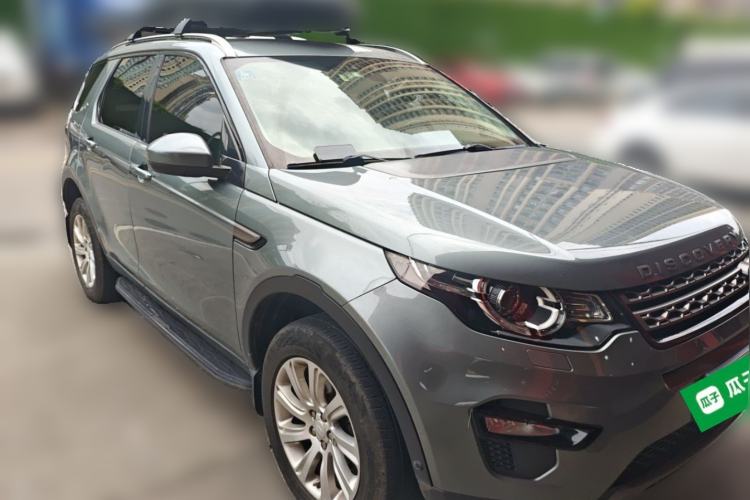 Used Land Rover Discovery Sport 2018 240 PS SE Version Front Right 45 Deg