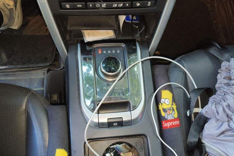 Used Land Rover Discovery Sport 2018 240 PS SE Version Gear Lever