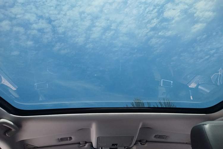 Used Land Rover Discovery Sport 2018 240 PS HSE Version Headliner