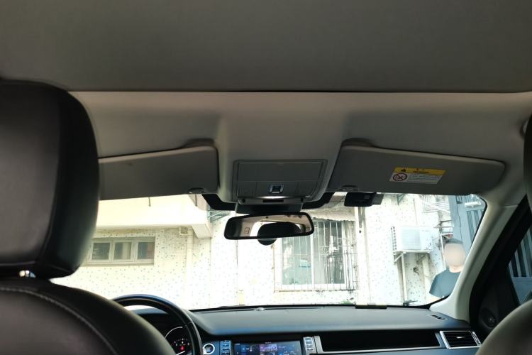 Used Land Rover Discovery Sport 2018 240 PS SE Version Headliner
