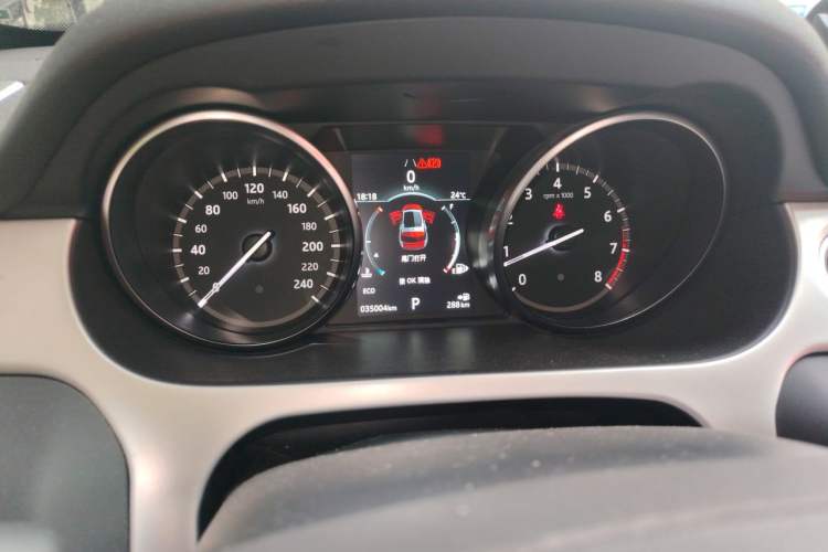 Used Land Rover Discovery Sport 2018 240 PS SE Version Instrument Cluster