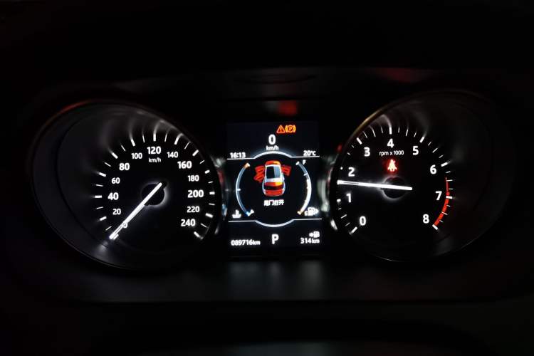 Used Land Rover Discovery Sport 2018 200 PS PURE Edition Instrument Cluster
