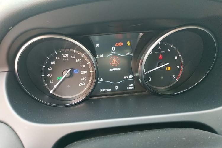 Used Land Rover Discovery Sport 2018 240 PS SE Version Instrument Cluster
