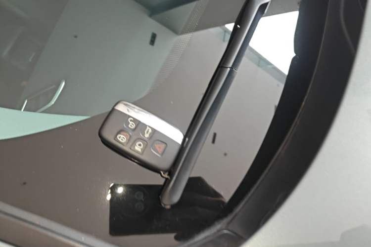 Used Land Rover Discovery Sport 2018 240 PS SE Version Interior 1