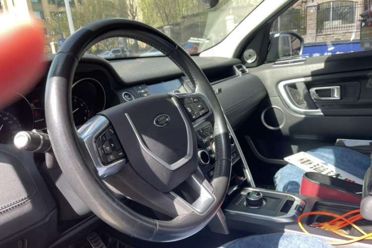 Used Land Rover Discovery Sport 2018 240 PS SE Version Interior 1