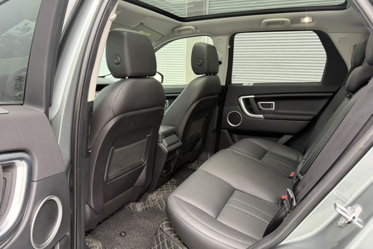 Used Land Rover Discovery Sport 2018 240 PS SE Version Interior 3