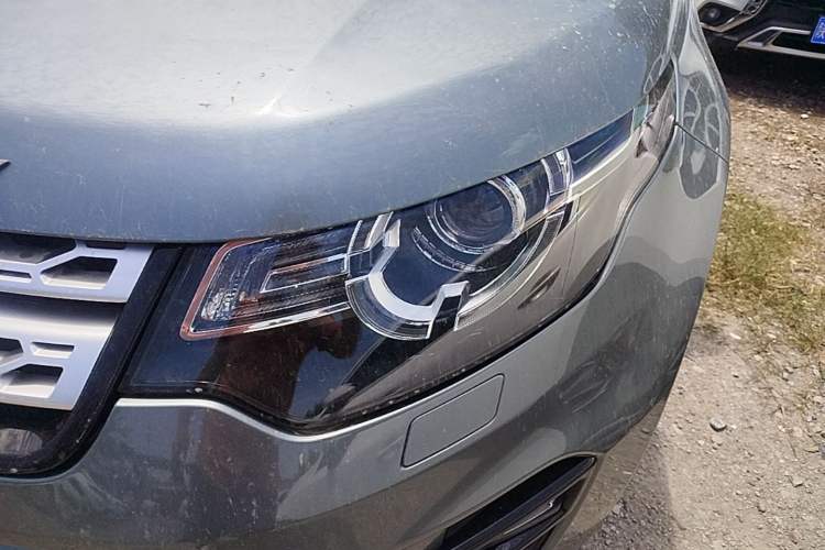 Used Land Rover Discovery Sport 2018 240 PS HSE Version Left Front Headlight