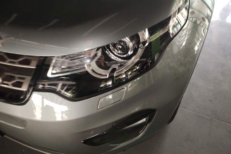 Used Land Rover Discovery Sport 2018 240 PS SE Version Left Front Headlight