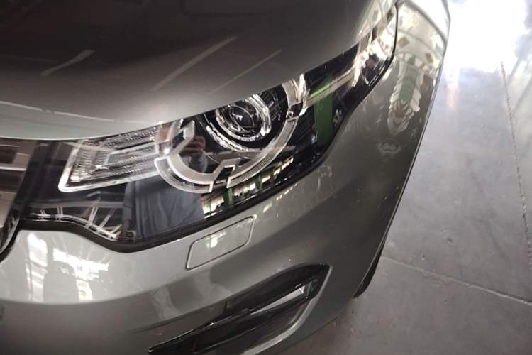 Used Land Rover Discovery Sport 2018 240 PS SE Version Left Front Headlight
