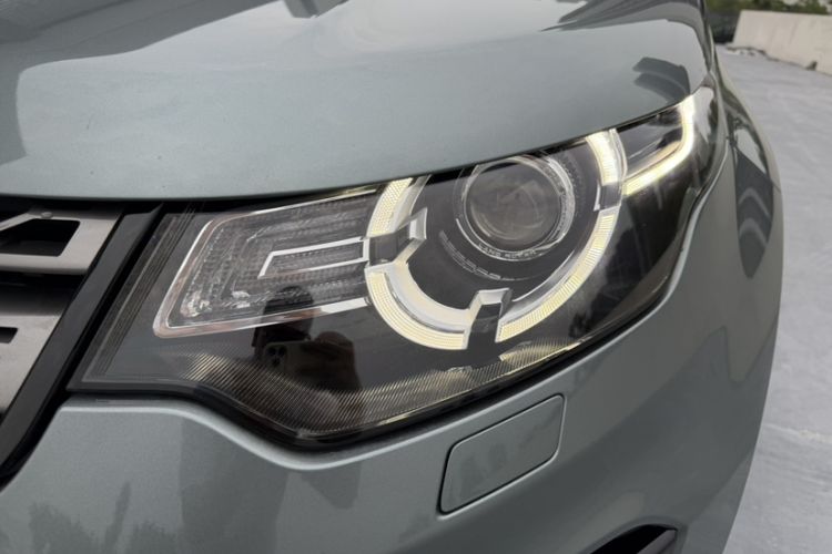 Used Land Rover Discovery Sport 2018 240 PS SE Version Left Front Headlight