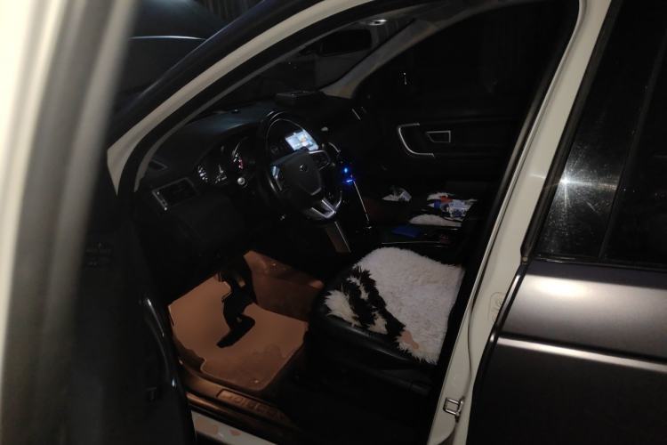 Used Land Rover Discovery Sport 2018 240 PS SE Version Left Front Seat