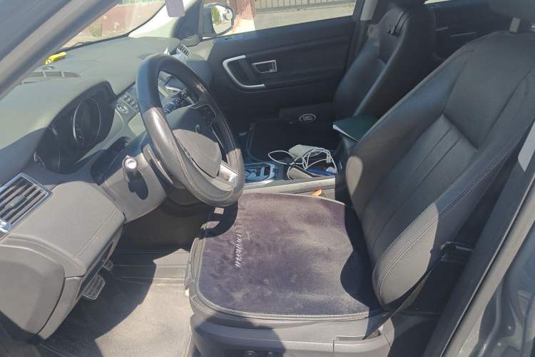 Used Land Rover Discovery Sport 2018 240 PS SE Version Left Front Seat