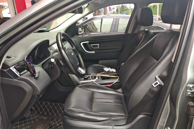 Used Land Rover Discovery Sport 2018 240 PS SE Version Left Front Seat