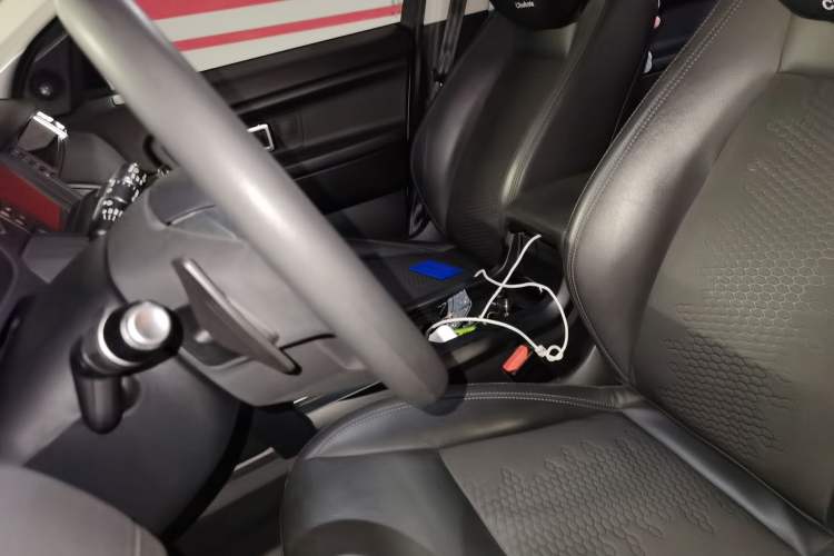 Used Land Rover Discovery Sport 2018 200 PS PURE Edition Left Front Seat