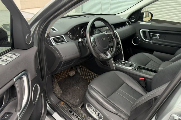 Used Land Rover Discovery Sport 2018 240 PS SE Version Left Front Seat