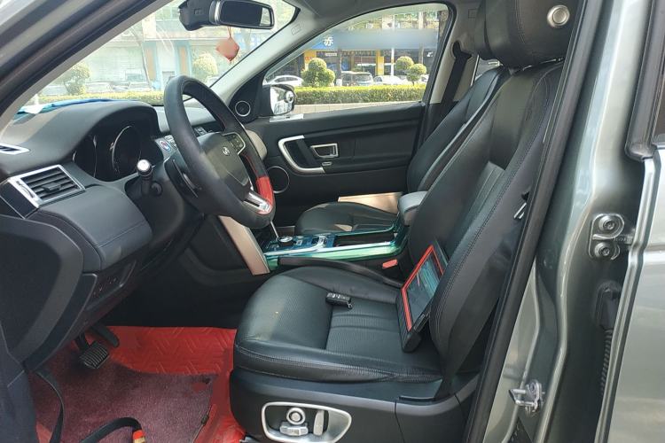 Used Land Rover Discovery Sport 2018 240 PS SE Version Left Front Seat