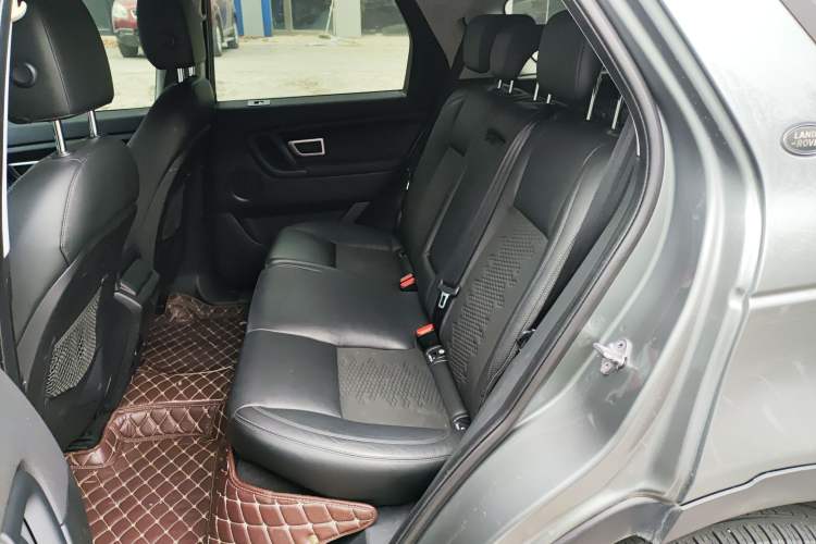Used Land Rover Discovery Sport 2018 240 PS PURE Edition Left Rear Seat