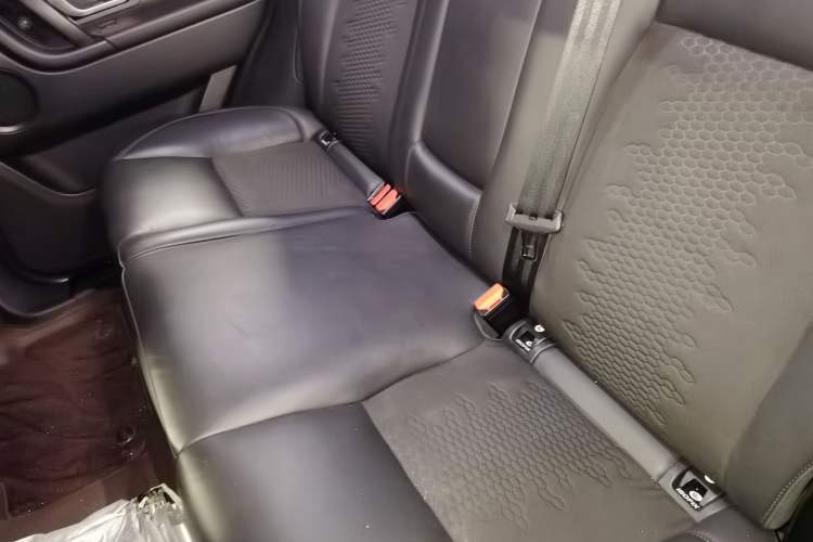 Used Land Rover Discovery Sport 2018 200 PS PURE Edition Left Rear Seat