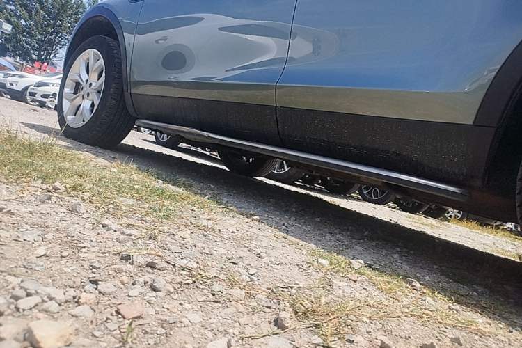 Used Land Rover Discovery Sport 2018 240 PS HSE Version Left Side Sill