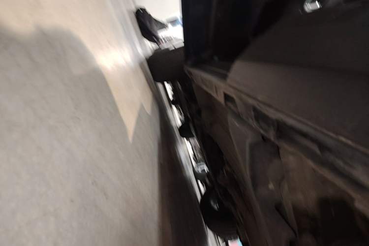 Used Land Rover Discovery Sport 2018 240 PS SE Version Left Side Sill