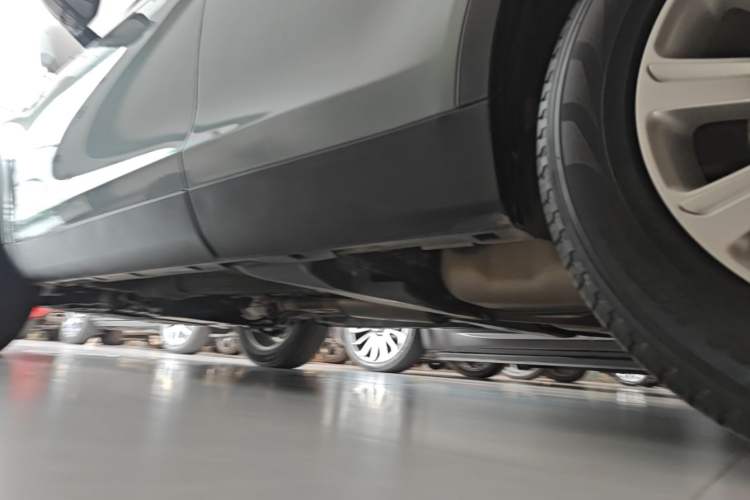 Used Land Rover Discovery Sport 2018 240 PS SE Version Left Side Sill