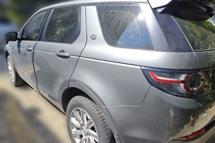 Used Land Rover Discovery Sport 2018 240 PS SE Version Rear Left 45 Deg