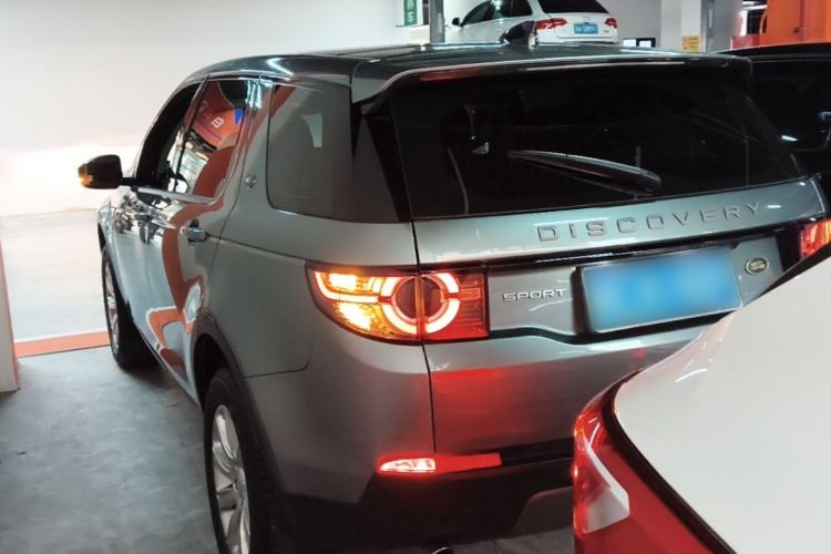 Used Land Rover Discovery Sport 2018 240 PS SE Version Rear Left 45 Deg