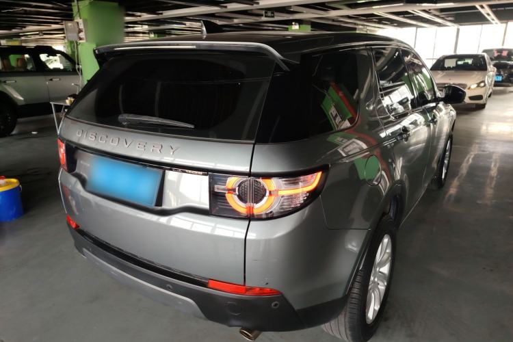 Used Land Rover Discovery Sport 2018 240 PS SE Version Rear Right 45 Deg