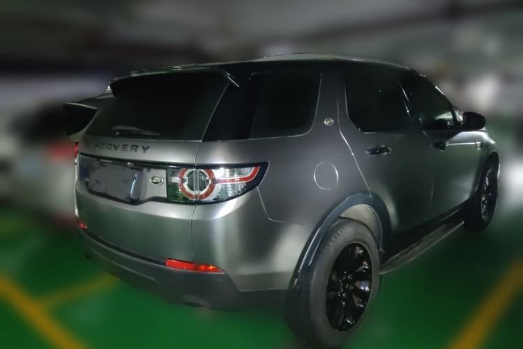 Used Land Rover Discovery Sport 2018 240 PS SE Version Rear Right 45 Deg