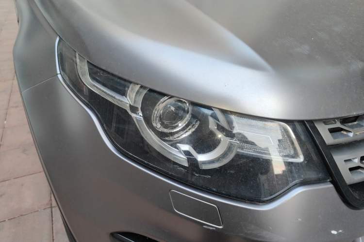 Used Land Rover Discovery Sport 2018 240 PS SE Version Right Front Headlight