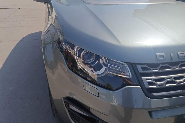 Used Land Rover Discovery Sport 2018 240 PS SE Version Right Front Headlight