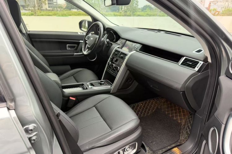 Used Land Rover Discovery Sport 2018 240 PS SE Version Right Front Seat