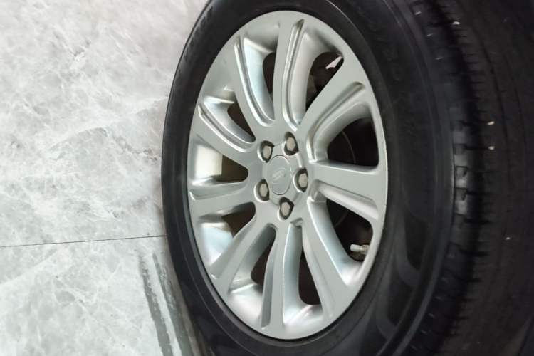 Used Land Rover Discovery Sport 2018 240 PS SE Version Right Rear Wheel Hub