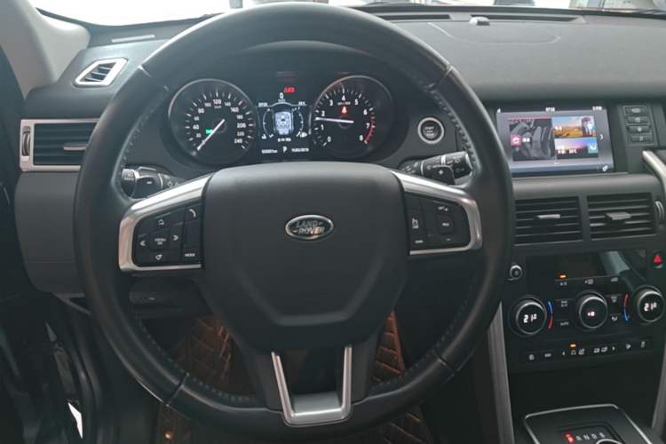 Used Land Rover Discovery Sport 2018 240 PS SE Version Steering Wheel