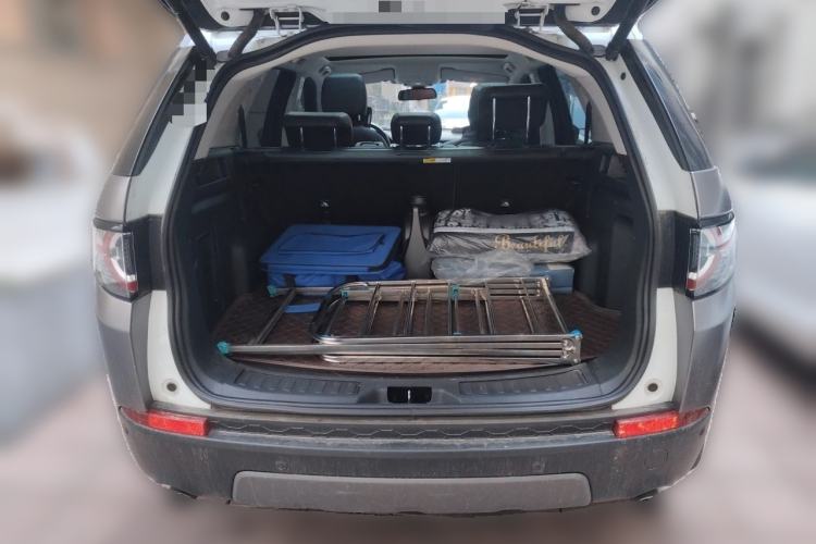 Used Land Rover Discovery Sport 2018 240 PS SE Version Trunk