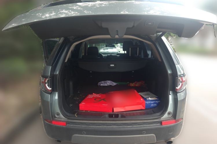 Used Land Rover Discovery Sport 2018 240 PS SE Version Trunk