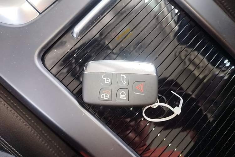 Used Land Rover Discovery Sport 2018 240 PS HSE Version Vehicle Key