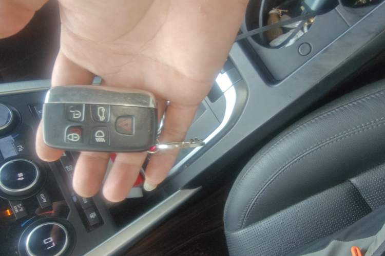 Used Land Rover Discovery Sport 2018 240 PS SE Version Vehicle Key