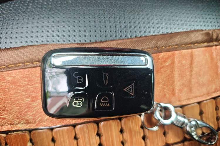 Used Land Rover Discovery Sport 2018 240 PS SE Version Vehicle Key
