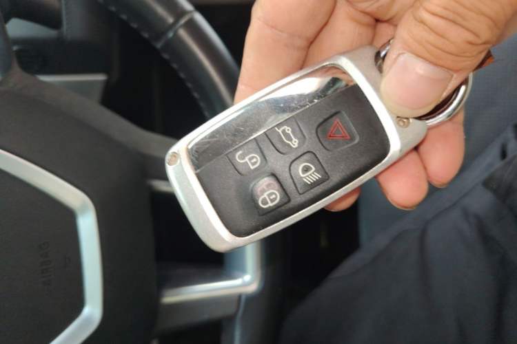 Used Land Rover Discovery Sport 2018 240 PS SE Version Vehicle Key