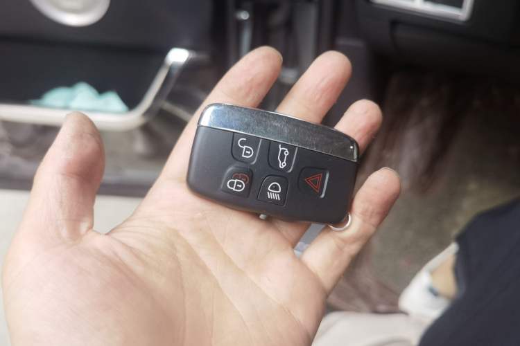 Used Land Rover Discovery Sport 2018 240 PS HSE Version Vehicle Key