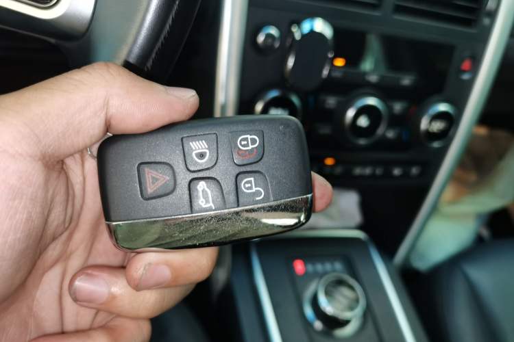 Used Land Rover Discovery Sport 2018 240 PS SE Version Vehicle Key