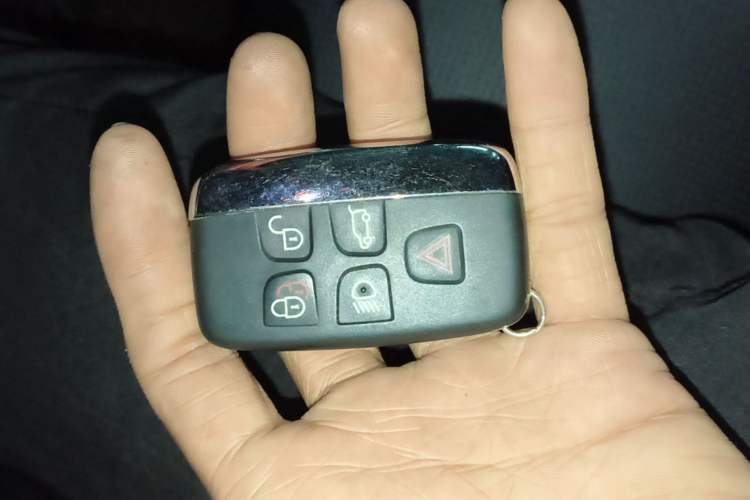 Used Land Rover Discovery Sport 2018 240 PS SE Version Vehicle Key