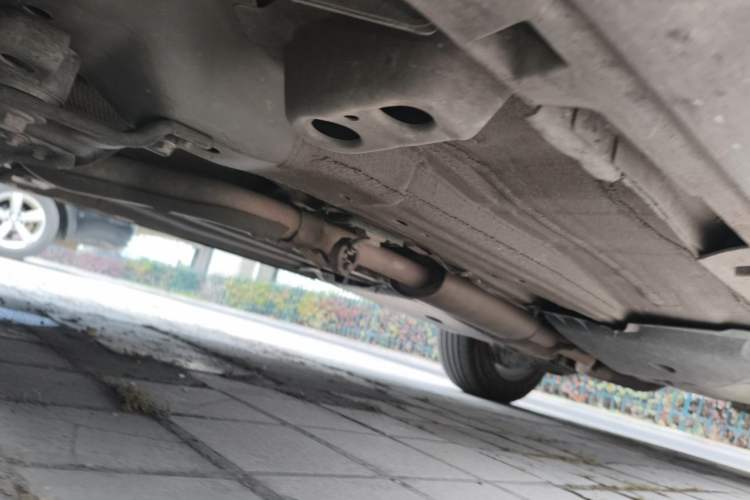 Used Land Rover Discovery Sport 2018 240 PS SE Version Chassis Front Left