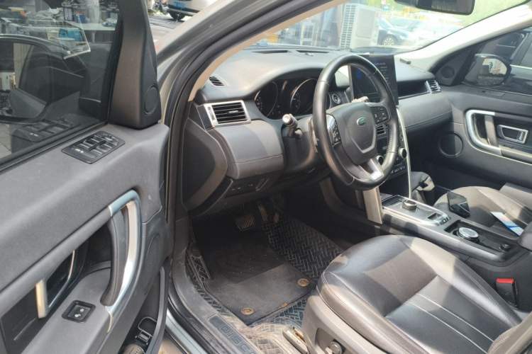 Used Land Rover Discovery Sport 2018 240 PS SE Version Driver Seat