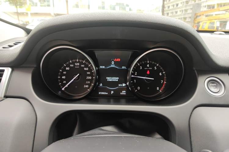 Used Land Rover Discovery Sport 2018 240 PS HSE Version Instrument Cluster