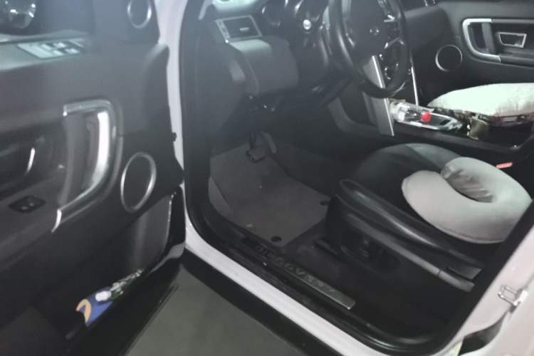 Used Land Rover Discovery Sport 2018 240 PS SE Version Driver Seat